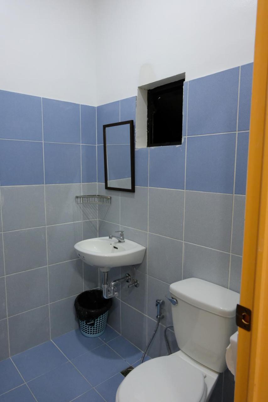 Bangles Homestay Coron Exterior photo